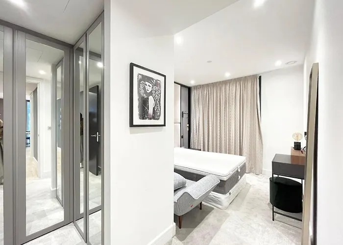 Luxury Property Close To Liverpool Street